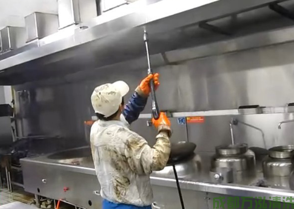 餐饮企业油烟净化效率下滑？根源在于清洗维护不到位