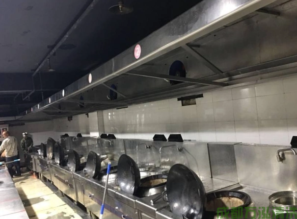 多地推行油烟清洗服务“红黑名单”制度，强化行业信用监管