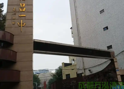 2025年9月22日资阳某小学后厨油烟机和烟道清洗案例